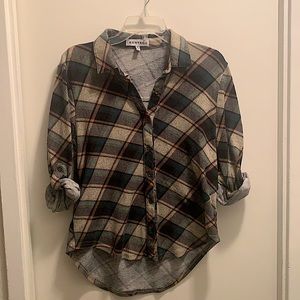 Women’s Button-up Plaid
